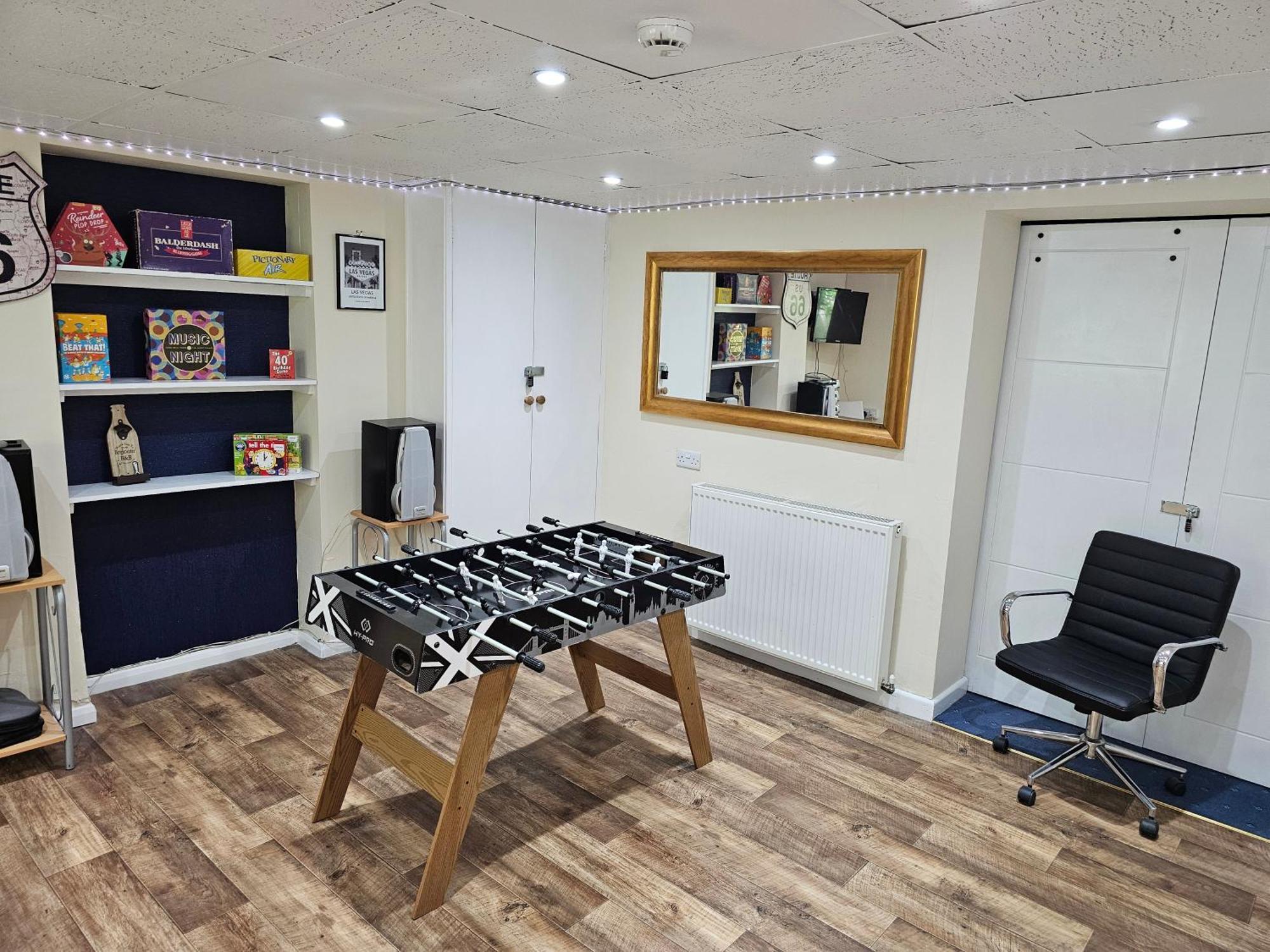 Modern Ground Floor, 2 Bedroom Apartment, With Games, Chill Out Appartamento Scarborough
