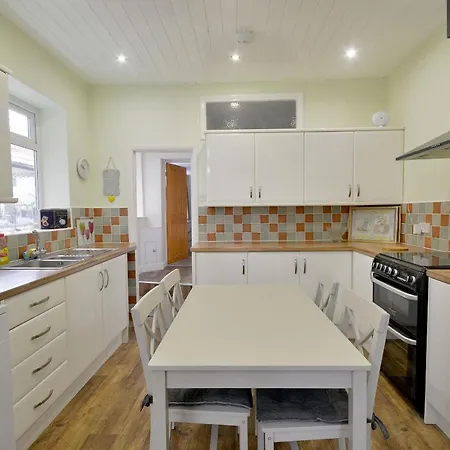 Spacious Modern Ground Floor Apartment, For Up To 6 Guests Scarborough Exterior photo