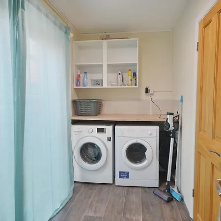 Spacious Modern Ground Floor Apartment, For Up To 6 Guests Scarborough Exterior photo